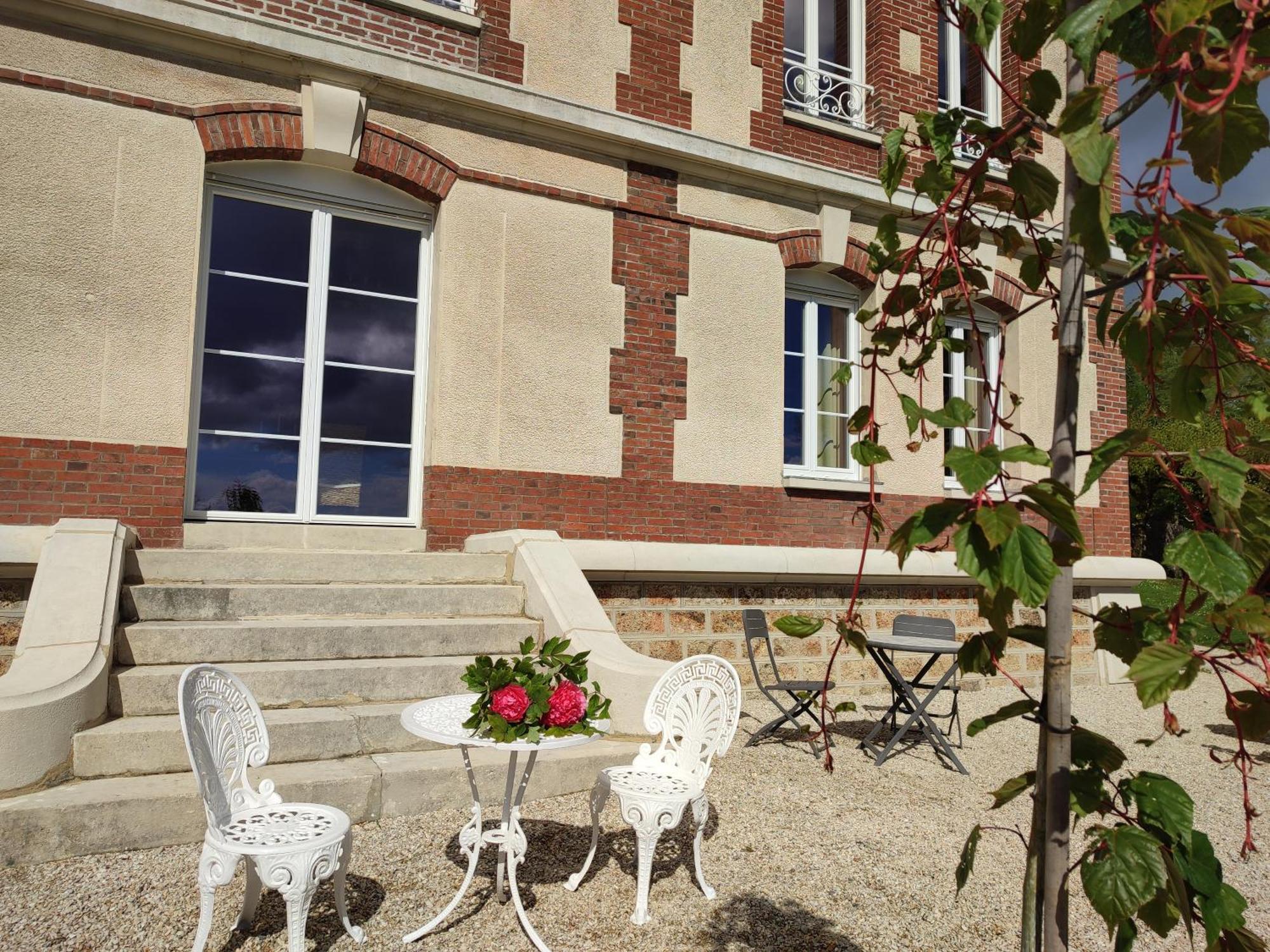 Demeure De La Garenne Bed and Breakfast Montmirail  Εξωτερικό φωτογραφία